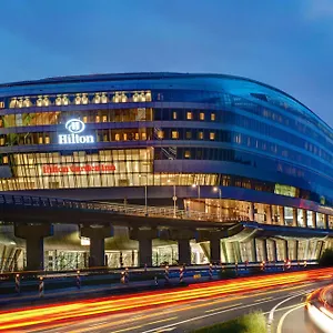 מלון Hilton Garden Frankfurt Airport